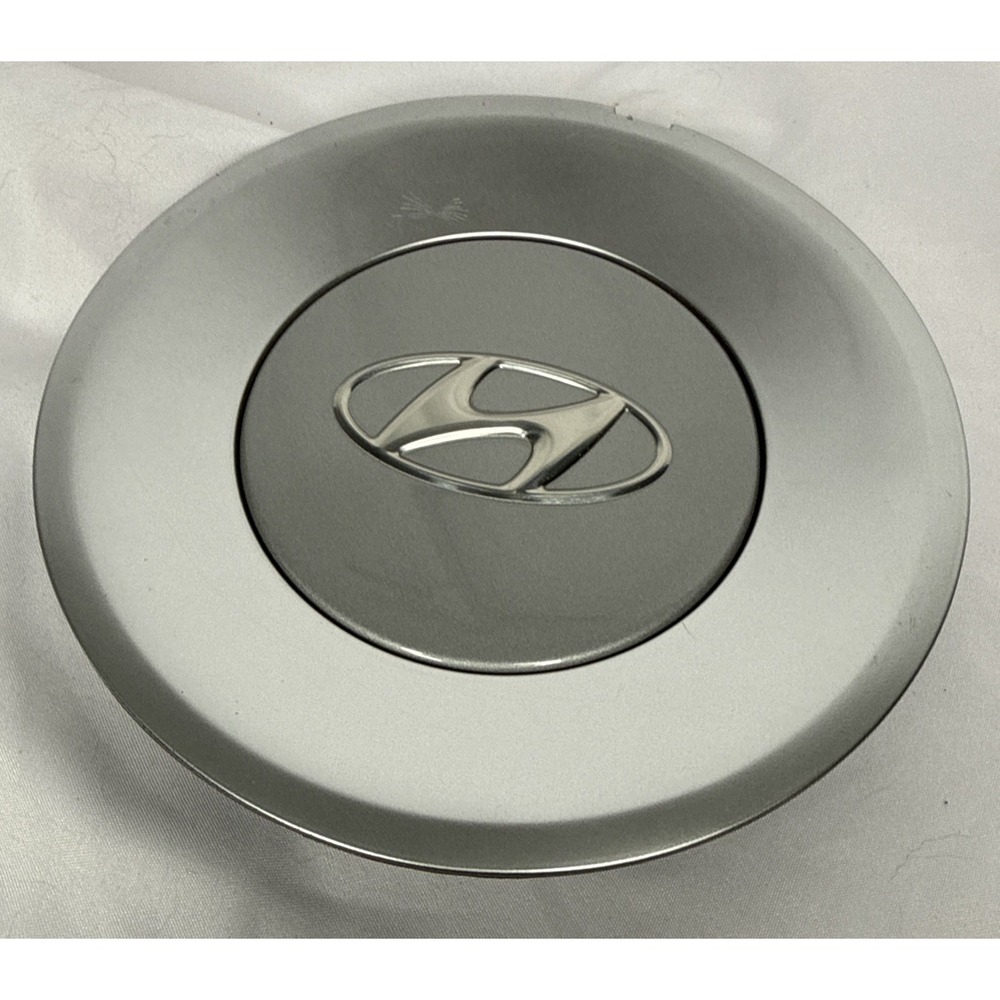 2009-12 Hyundai Genesis OEM Center Cap #52960-3M150